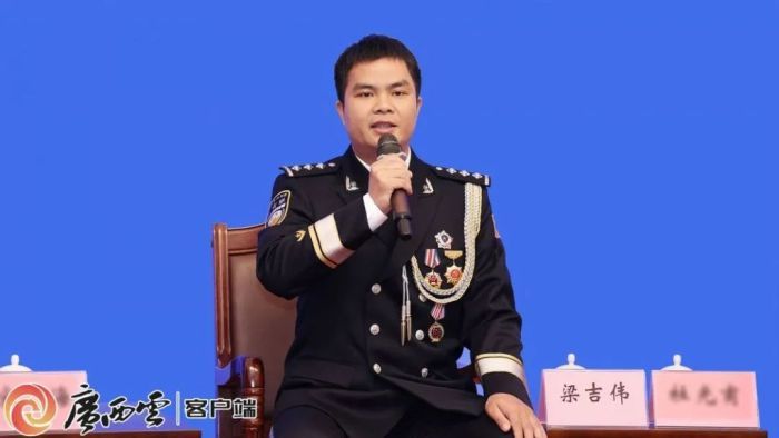 这些公安英模的故事,让人动容! 这些公安英模的故事,让人动容!