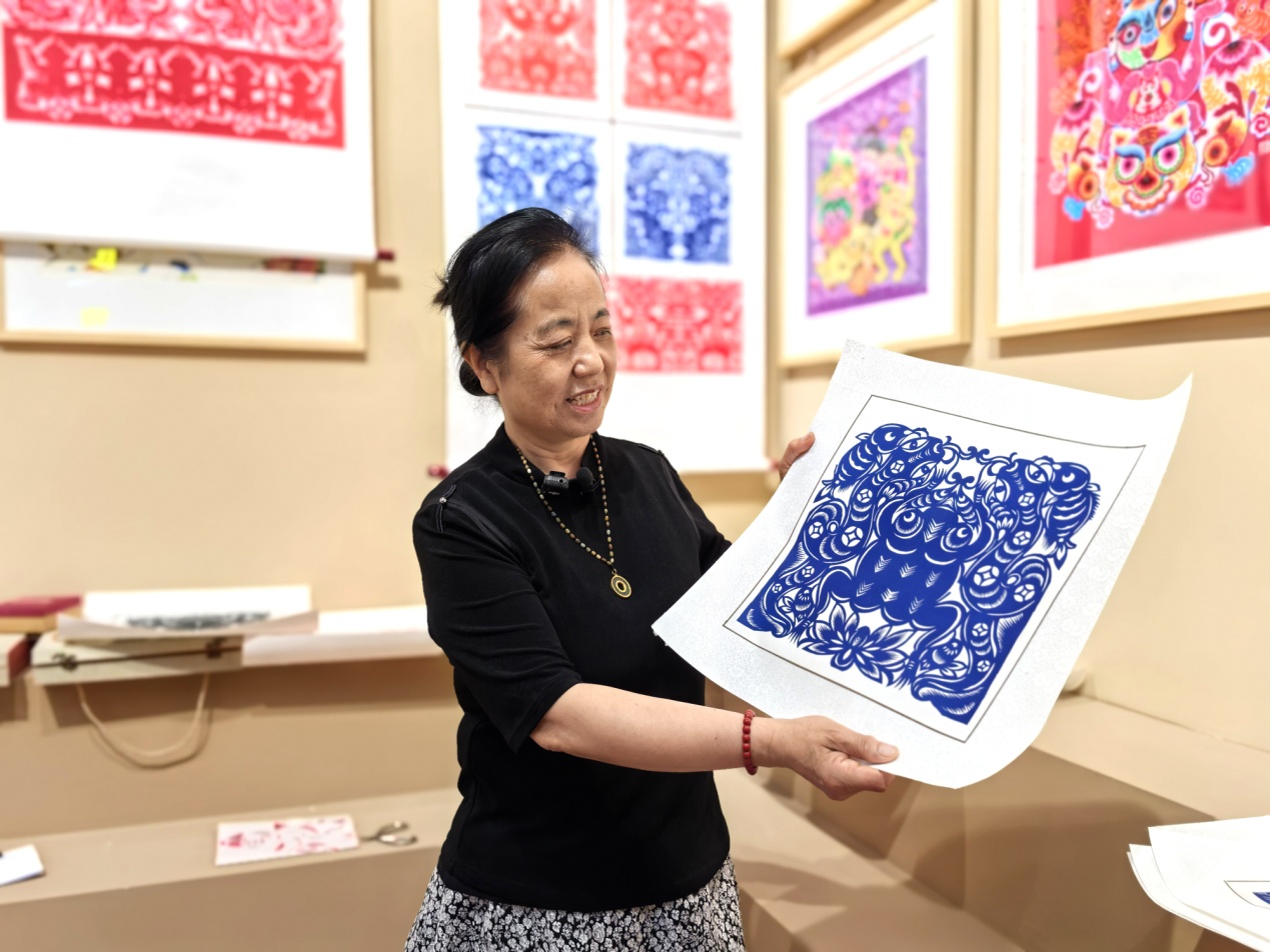 非遗工坊采风行丨红色热土上的华池剪纸 一把剪子“裁”出非遗振兴路
